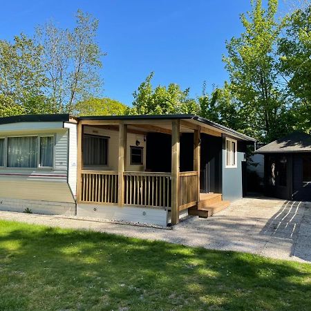 Chalet 'T Rijsterbos Op Camping Met Zwembad! Exterior foto