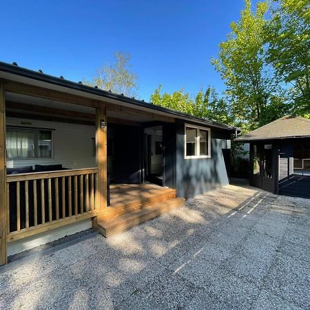 Chalet 'T Rijsterbos Op Camping Met Zwembad! Exterior foto