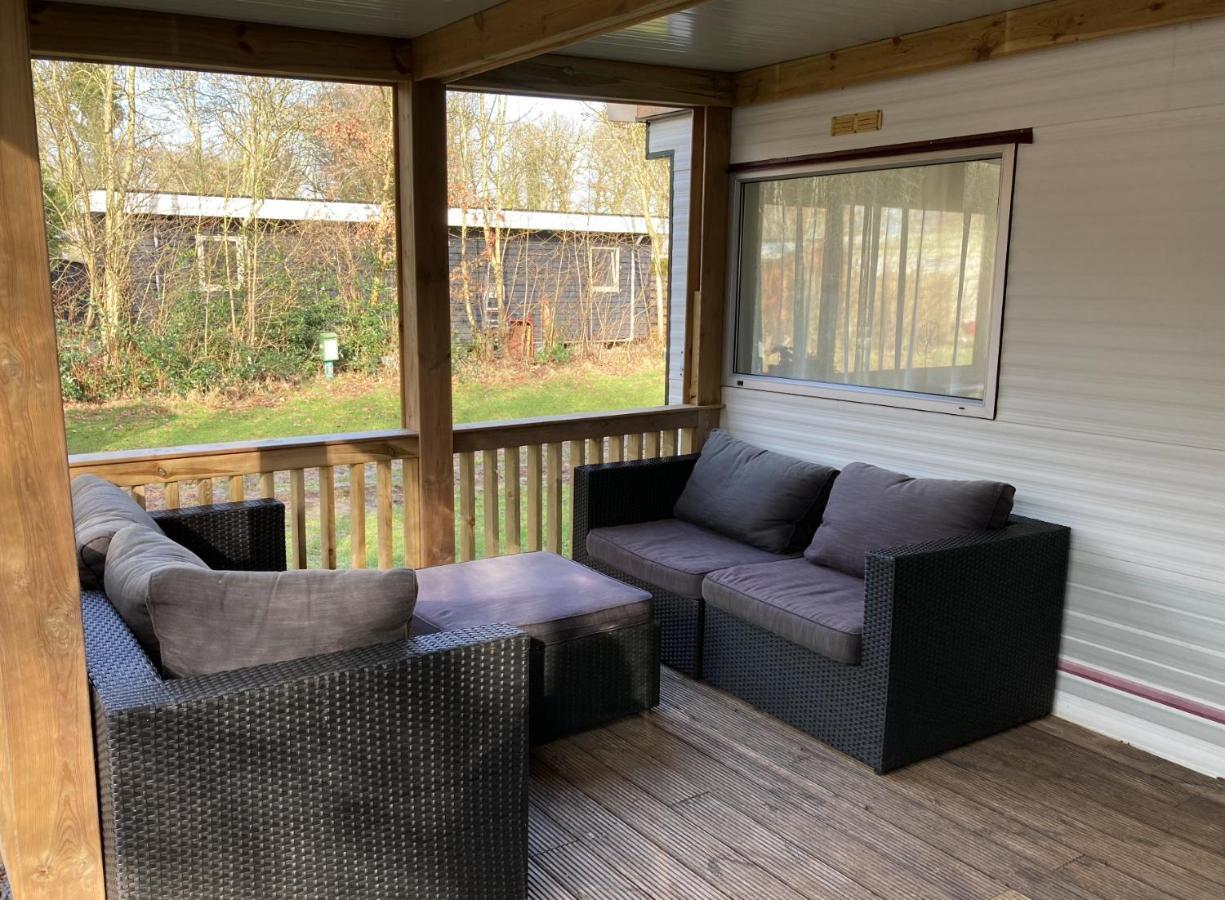 Chalet 'T Rijsterbos Op Camping Met Zwembad! Exterior foto