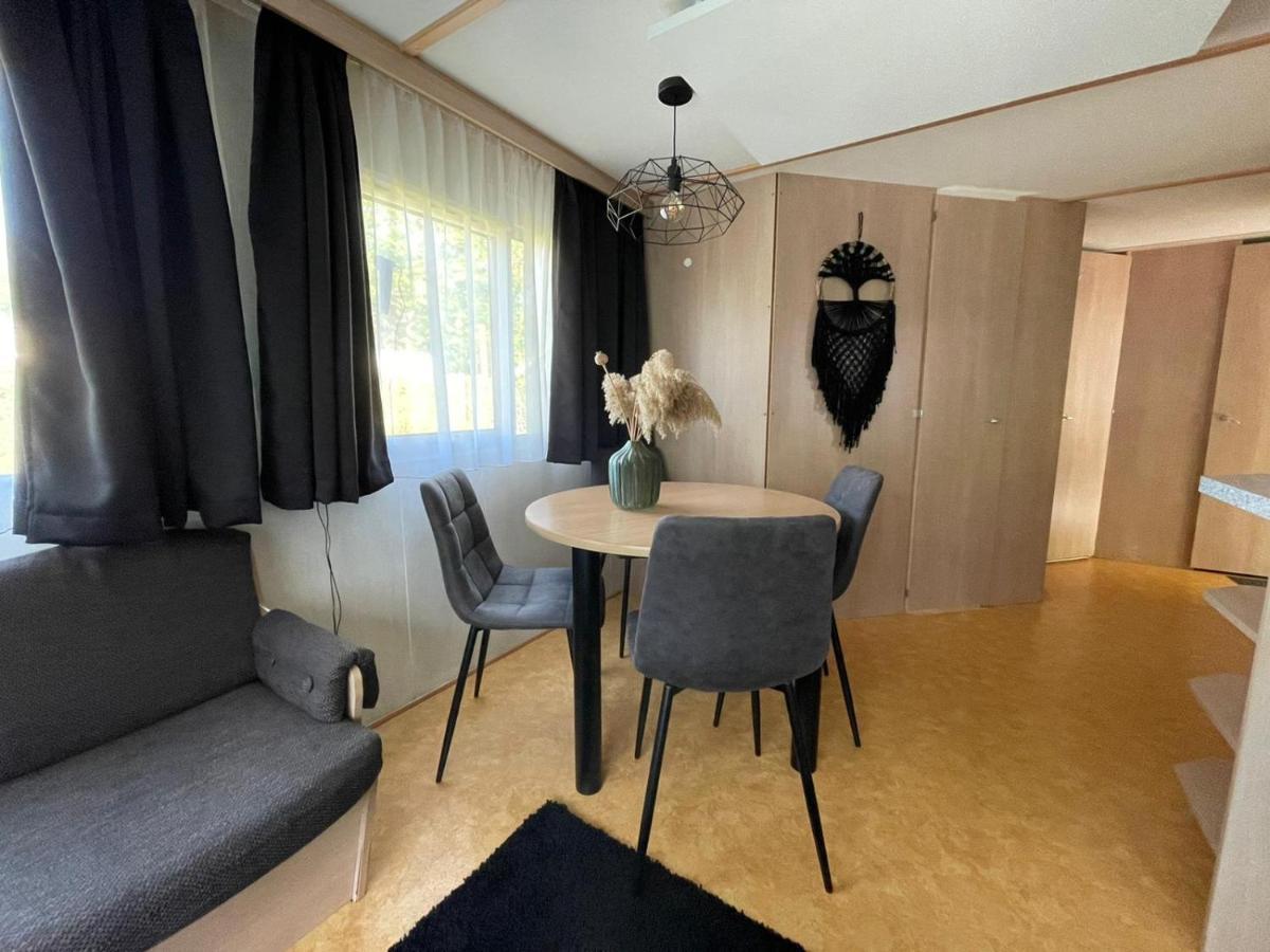 Chalet 'T Rijsterbos Op Camping Met Zwembad! Exterior foto