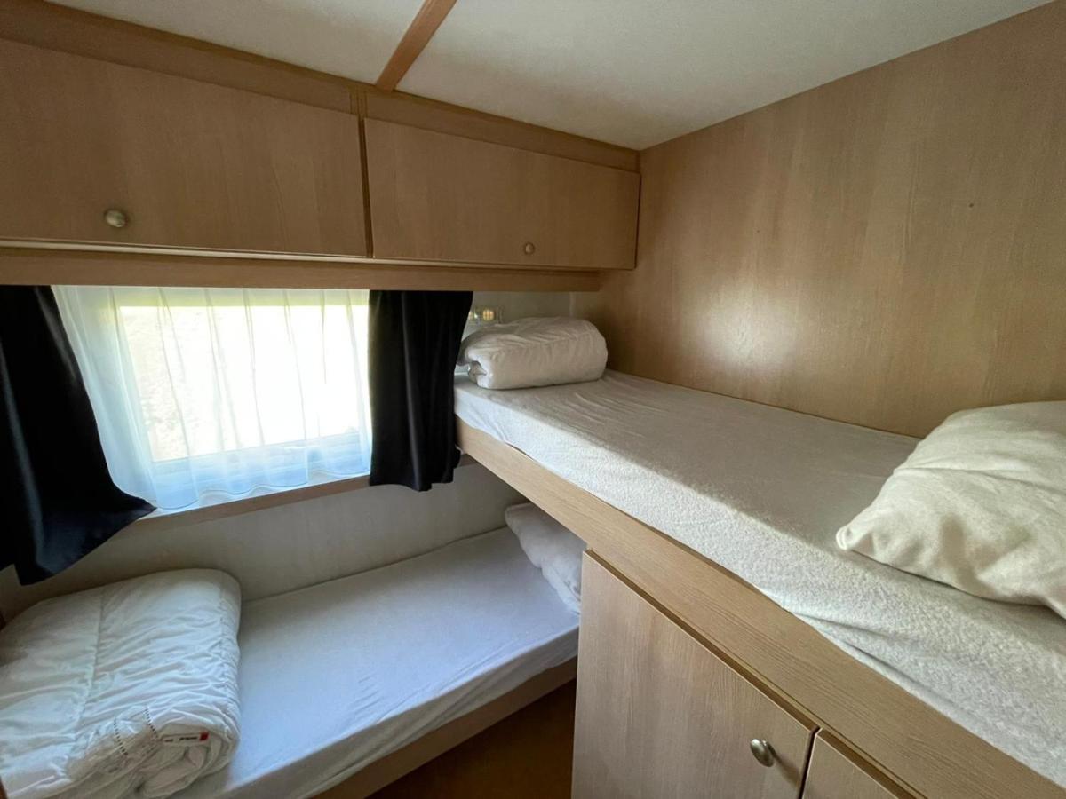 Chalet 'T Rijsterbos Op Camping Met Zwembad! Exterior foto